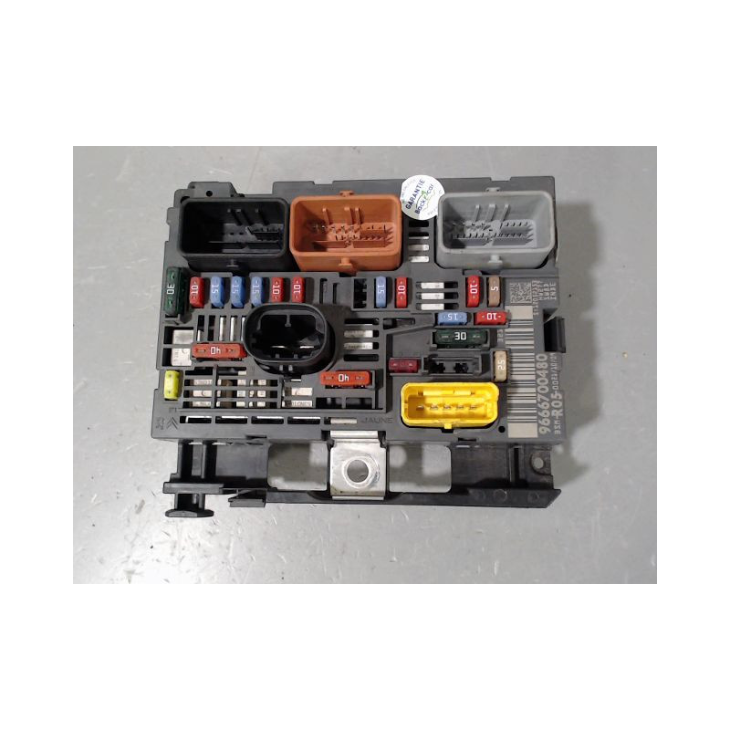 BOITE A FUSIBLES PEUGEOT 308 SW 2008-