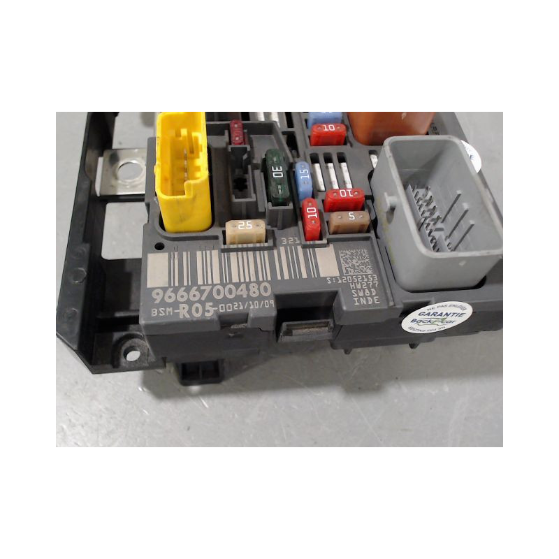 BOITE A FUSIBLES PEUGEOT 308 SW 2008-