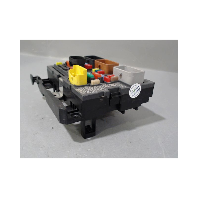 BOITE A FUSIBLES PEUGEOT 3008 2008-