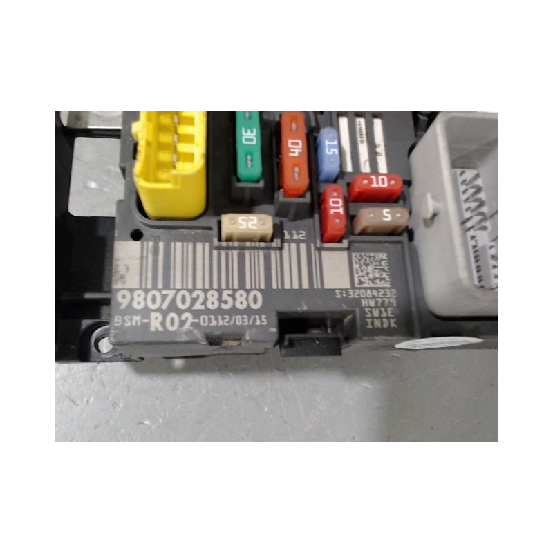 BOITE A FUSIBLES PEUGEOT 3008 2008-