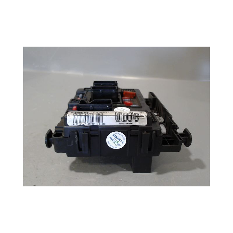BOITE A FUSIBLES PEUGEOT 206 3P