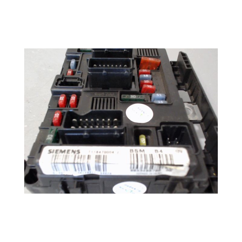 BOITE A FUSIBLES PEUGEOT 206 3P