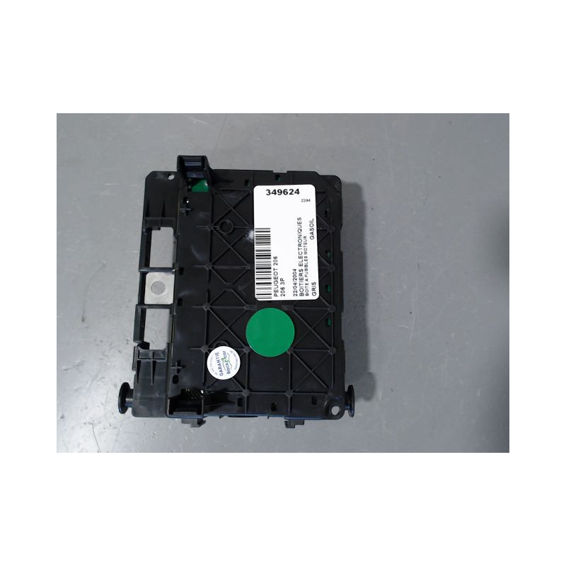 BOITE A FUSIBLES PEUGEOT 206 3P