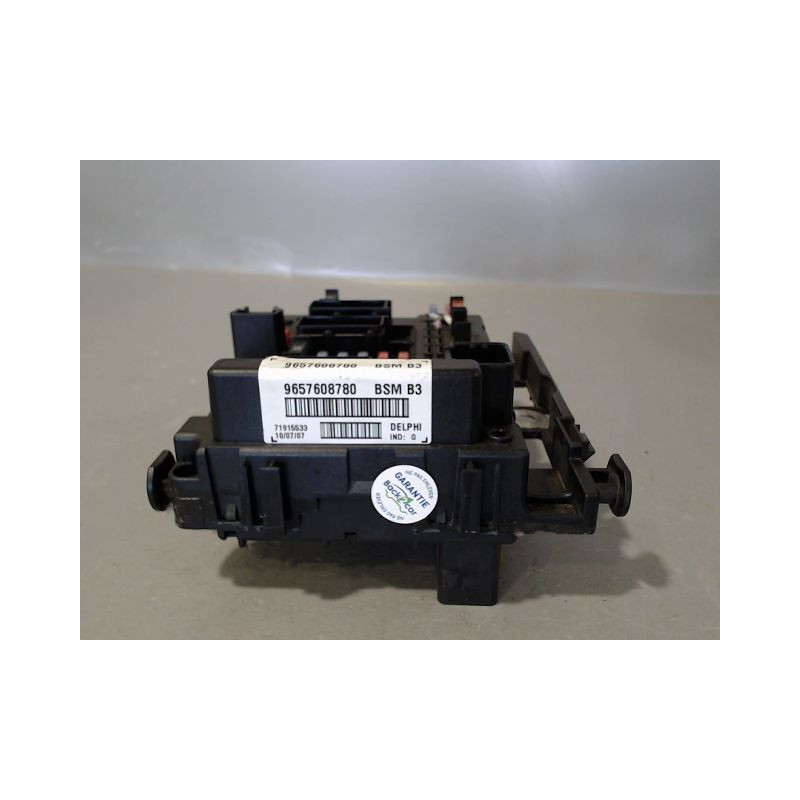 BOITE A FUSIBLES PEUGEOT 206 3P