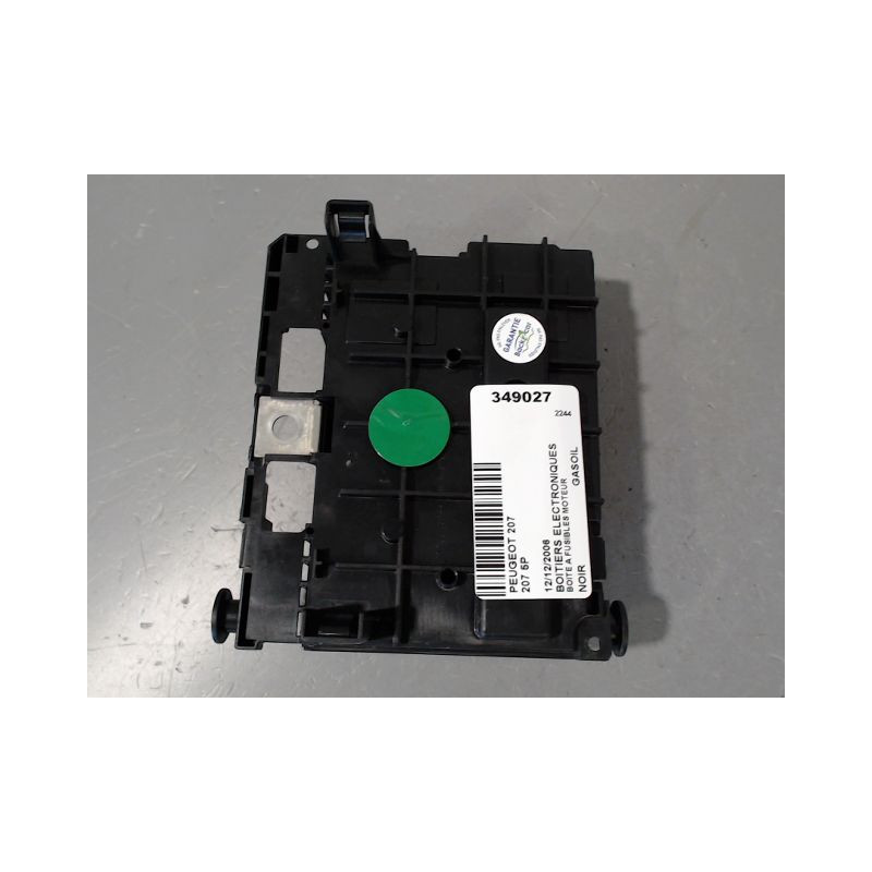 BOITE A FUSIBLES PEUGEOT 207 5P