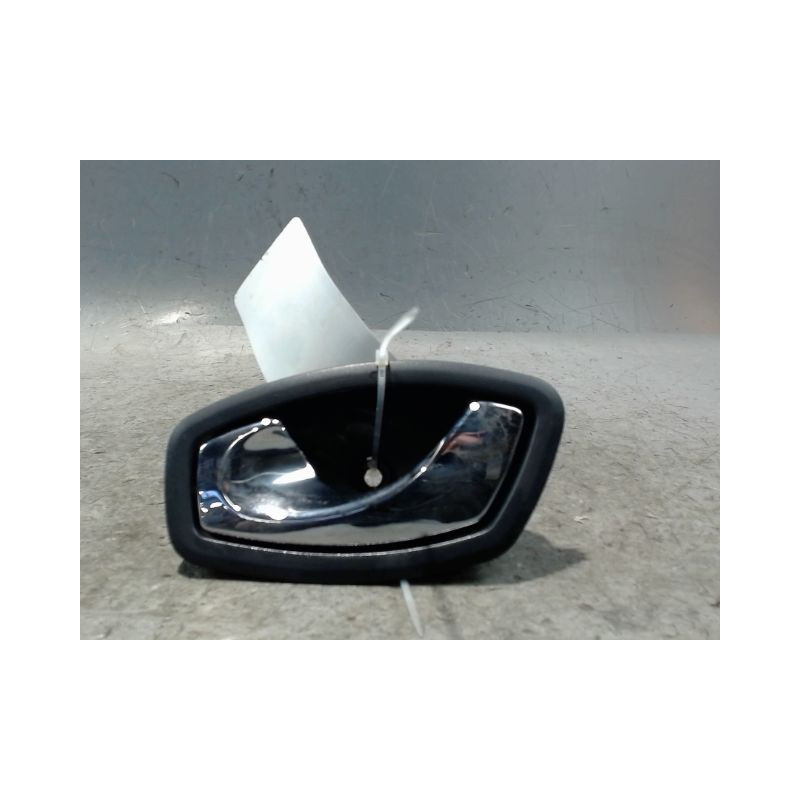 POIGNEE INTERIEURE PORTE AVANT GAUCHE RENAULT CAPTUR