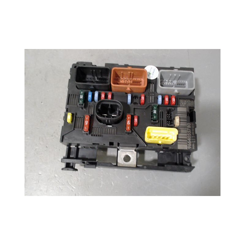BOITE A FUSIBLES PEUGEOT 207