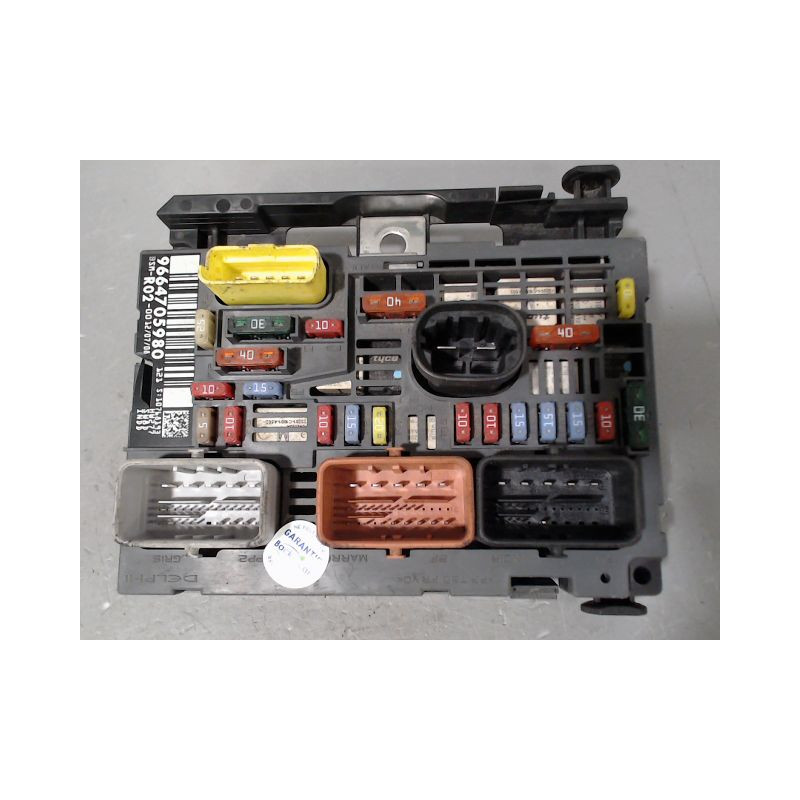 BOITE A FUSIBLES CITROEN C5