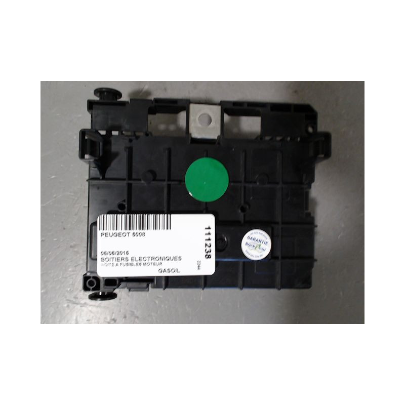BOITE A FUSIBLES PEUGEOT 5008