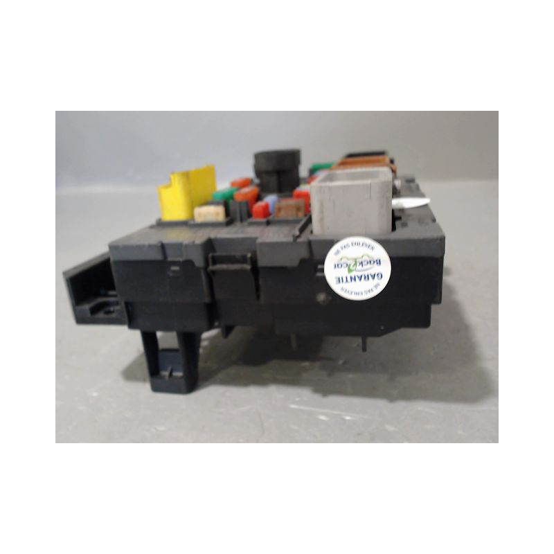 BOITE A FUSIBLES PEUGEOT 5008