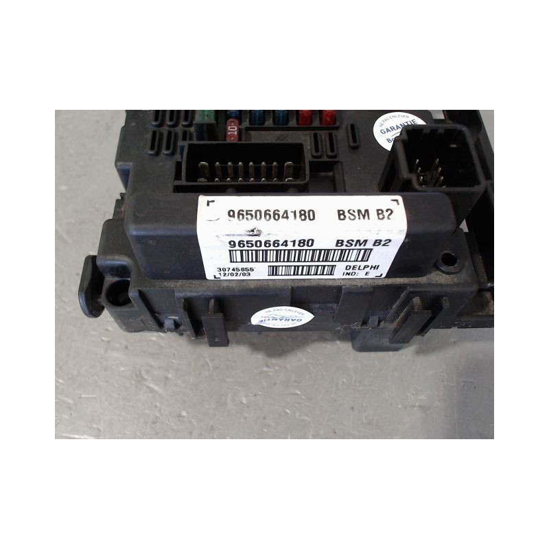 BOITE A FUSIBLES PEUGEOT 307
