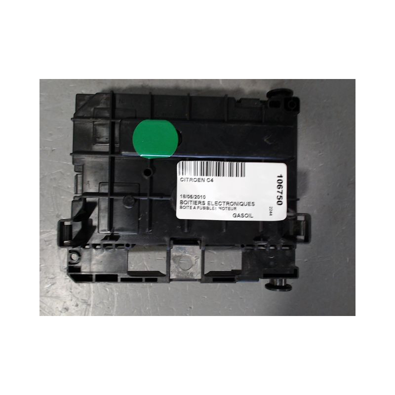 BOITE A FUSIBLES CITROEN C4