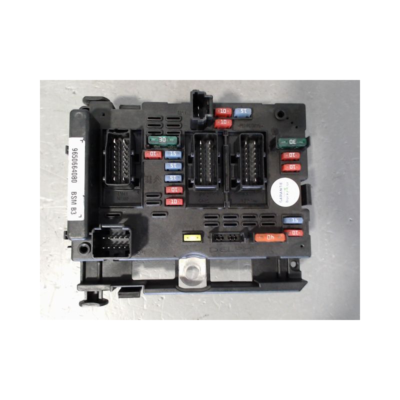 BOITE A FUSIBLES PEUGEOT 206
