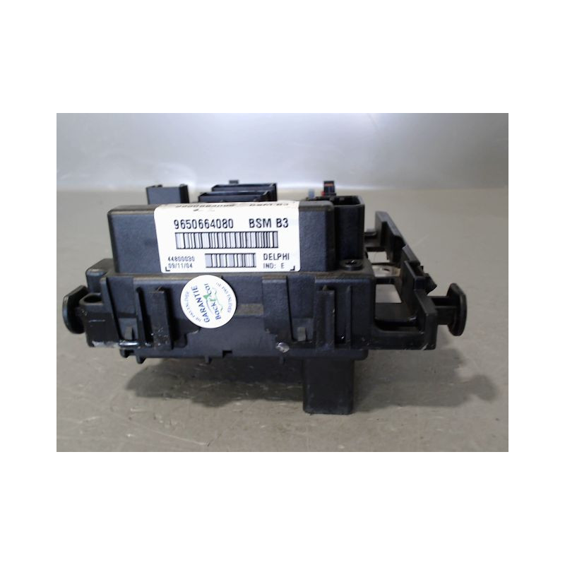 BOITE A FUSIBLES PEUGEOT 206