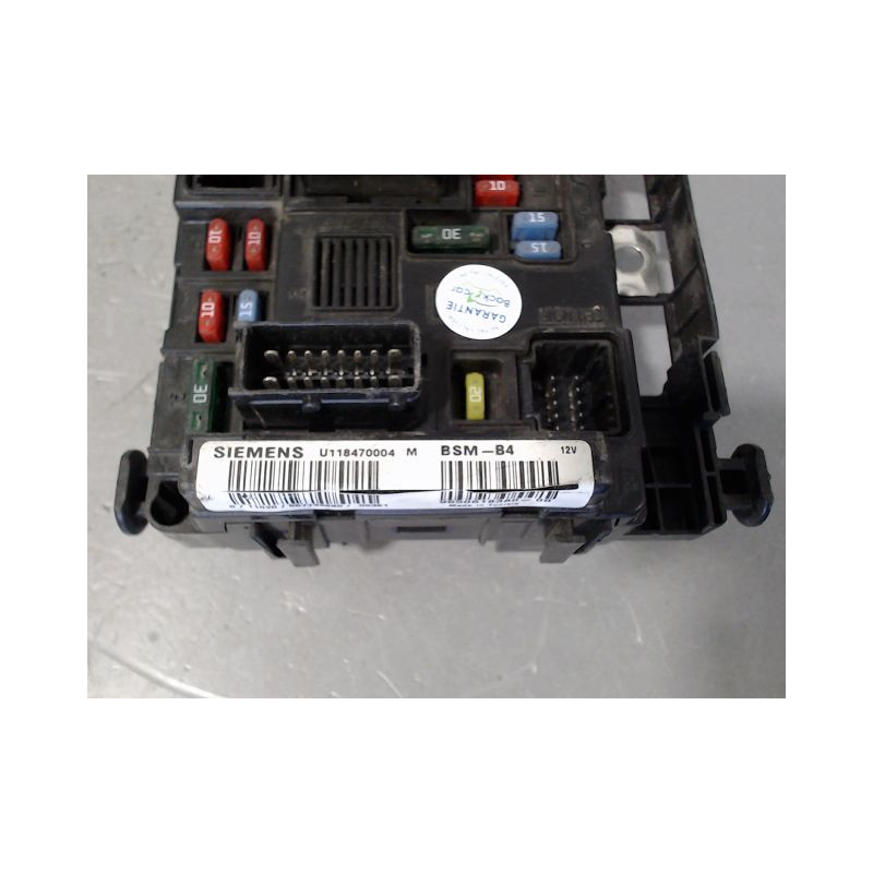 BOITE A FUSIBLES PEUGEOT 206