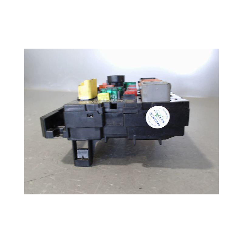 BOITE A FUSIBLES PEUGEOT 207