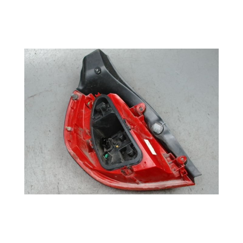 FEU ARRIERE DROIT RENAULT CLIO III 2009-