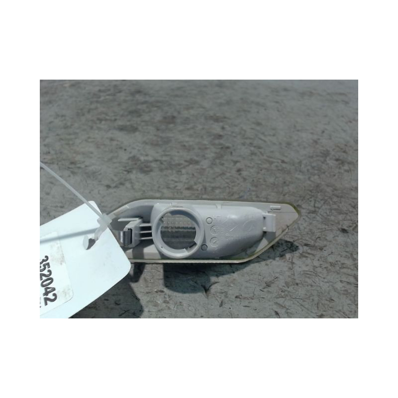 REPETITEUR AILE GAUCHE DACIA JOGGER