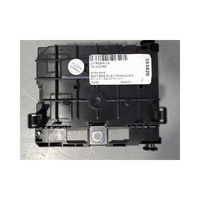BOITE A FUSIBLES CITROEN C4 COUPE