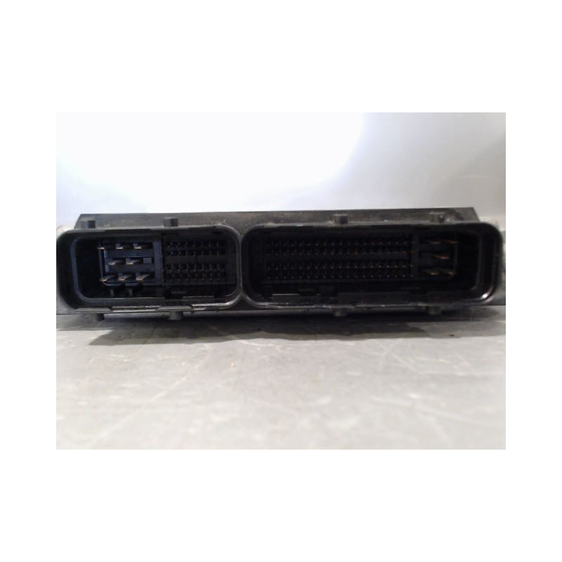 CALCULATEUR MOTEUR TOYOTA YARIS