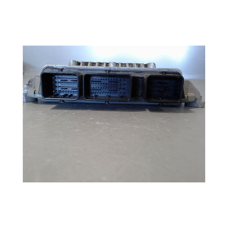CALCULATEUR MOTEUR PEUGEOT 406
