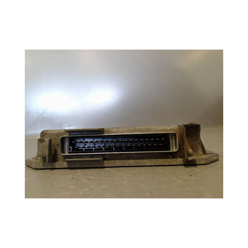 CALCULATEUR MOTEUR RENAULT CLIO