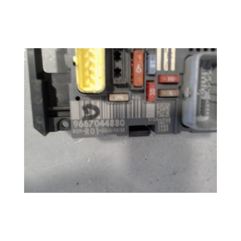 BOITE A FUSIBLES CITROEN C4