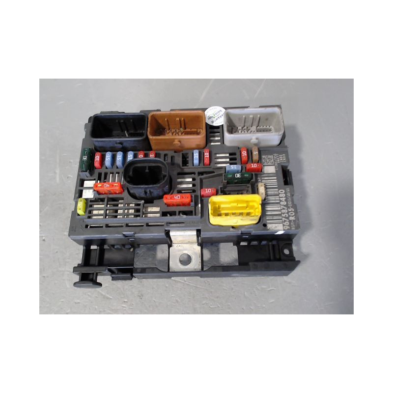 BOITE A FUSIBLES PEUGEOT PARTNER FGT 2002-