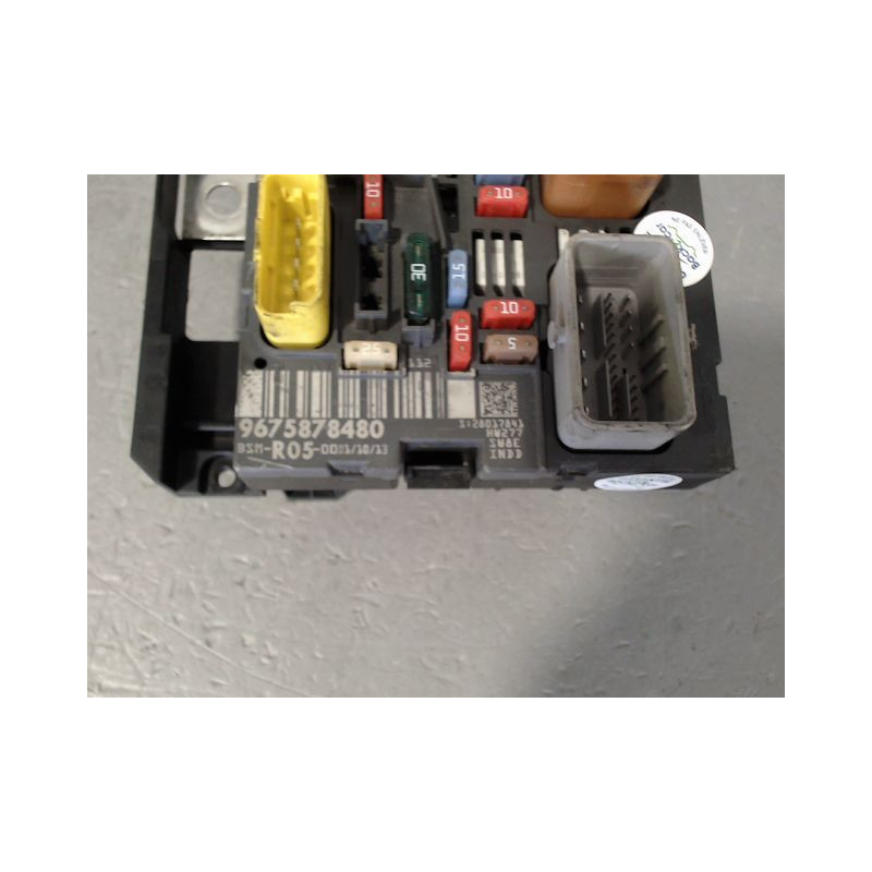 BOITE A FUSIBLES PEUGEOT PARTNER FGT 2002-