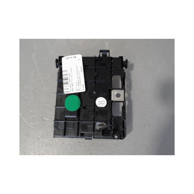 BOITE A FUSIBLES PEUGEOT PARTNER FGT 2002-