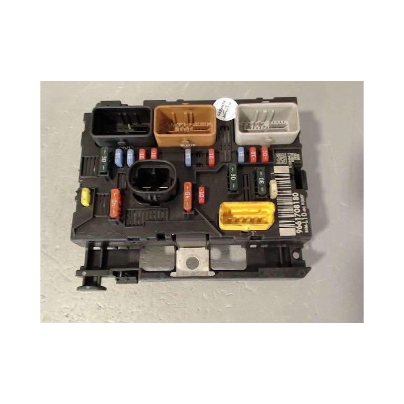 BOITE A FUSIBLES PEUGEOT 207 5P
