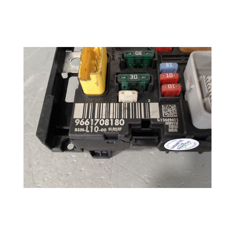 BOITE A FUSIBLES PEUGEOT 207 5P