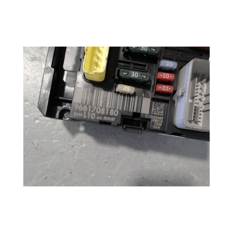 BOITE A FUSIBLES PEUGEOT 207 5P