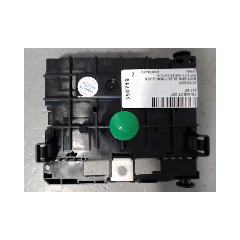 BOITE A FUSIBLES PEUGEOT 207 5P