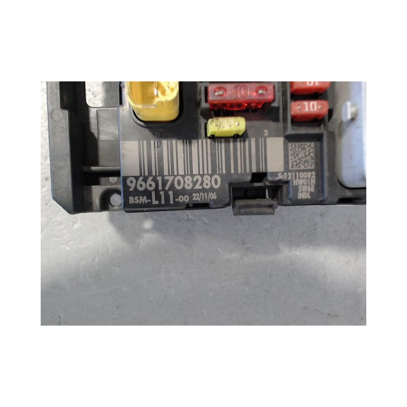 BOITE A FUSIBLES PEUGEOT 307 SW 2005-