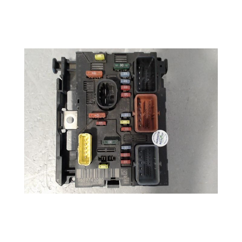 BOITE A FUSIBLES PEUGEOT 307 SW 2005-