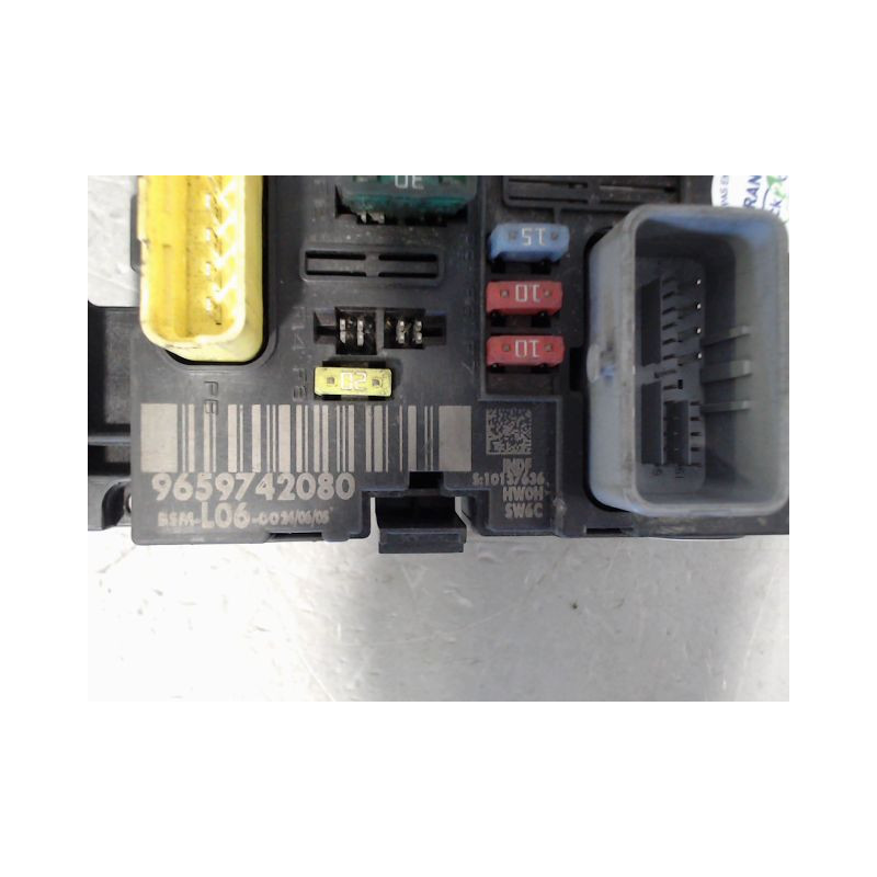 BOITE A FUSIBLES PEUGEOT 307 SW 2005-