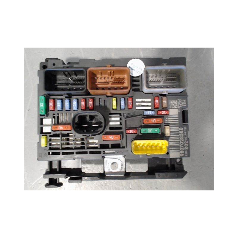 BOITE A FUSIBLES PEUGEOT 3008 2009-