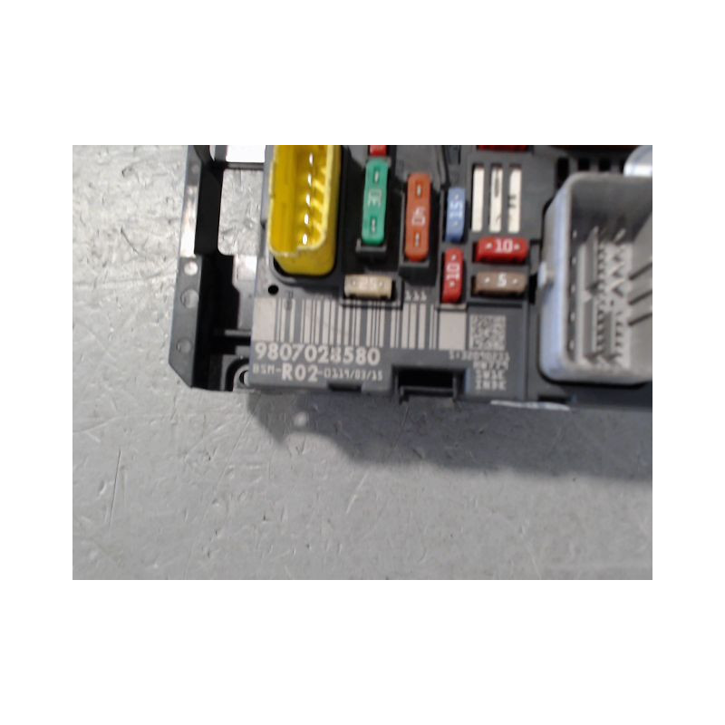 BOITE A FUSIBLES PEUGEOT 3008 2009-