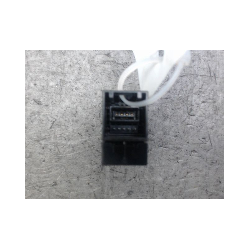 PORT USB/AUX TOYOTA AURIS