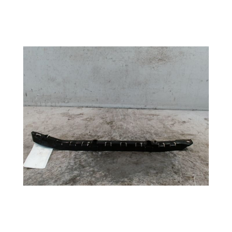 SUPPORT PARE-CHOC ARG MERCEDES CLASSE C BREAK 2004-