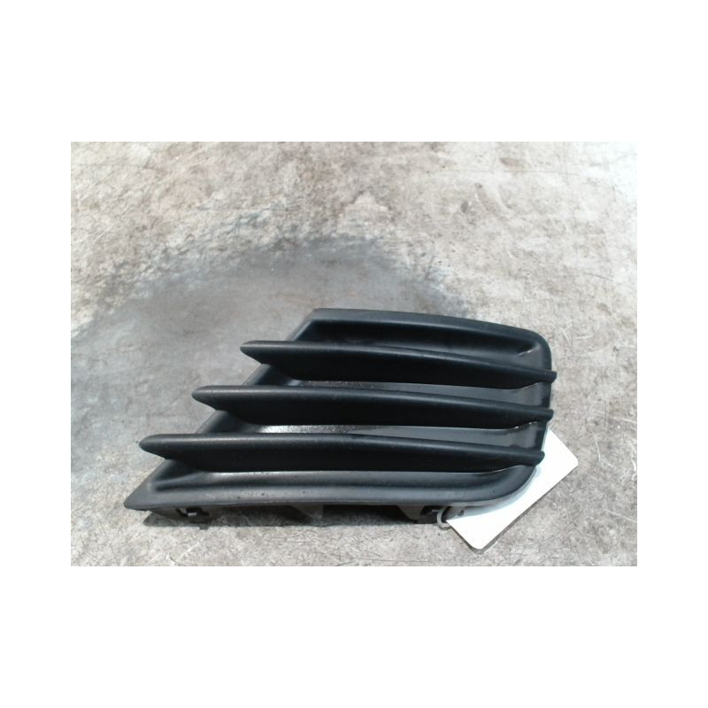 OBTURATEUR PHARE ADDITIONNEL PARE-CHOC AVG PEUGEOT 207 3P