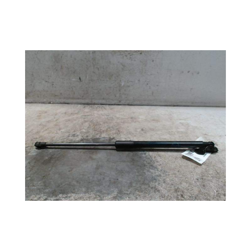 VERIN HAYON D TOYOTA AURIS 2010-