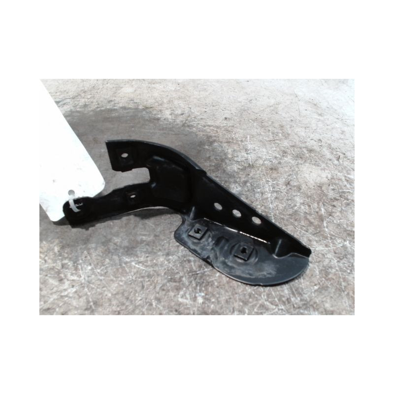 SUPPORT PARE-CHOC AVG MERCEDES CLASSE C COUPE SPORT 2004-