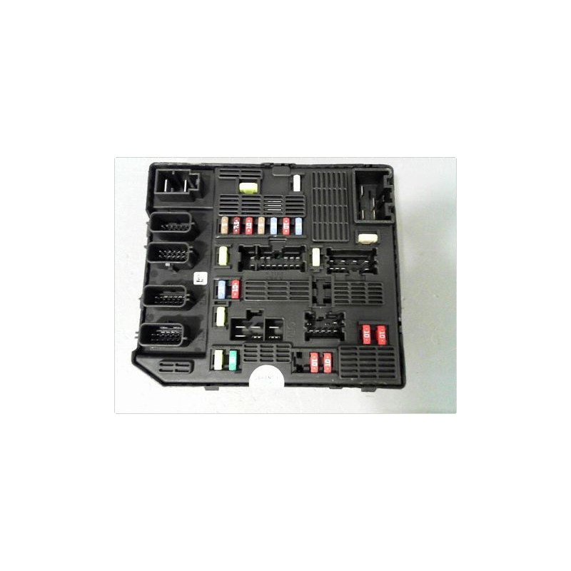 BOITE A FUSIBLES RENAULT SCENIC III 09-2011