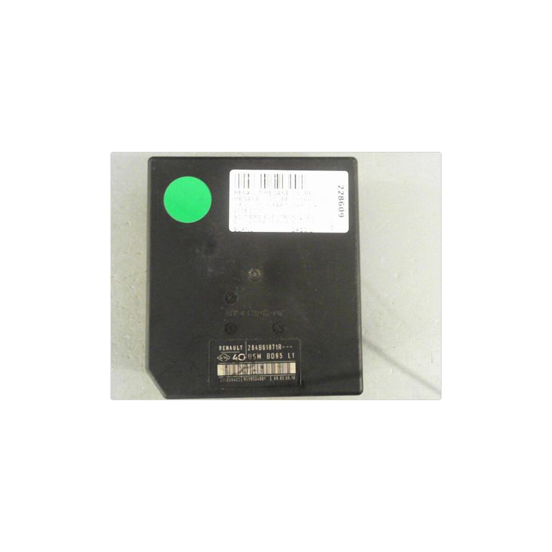 BOITE A FUSIBLES RENAULT MEGANE III COUPE  08-12