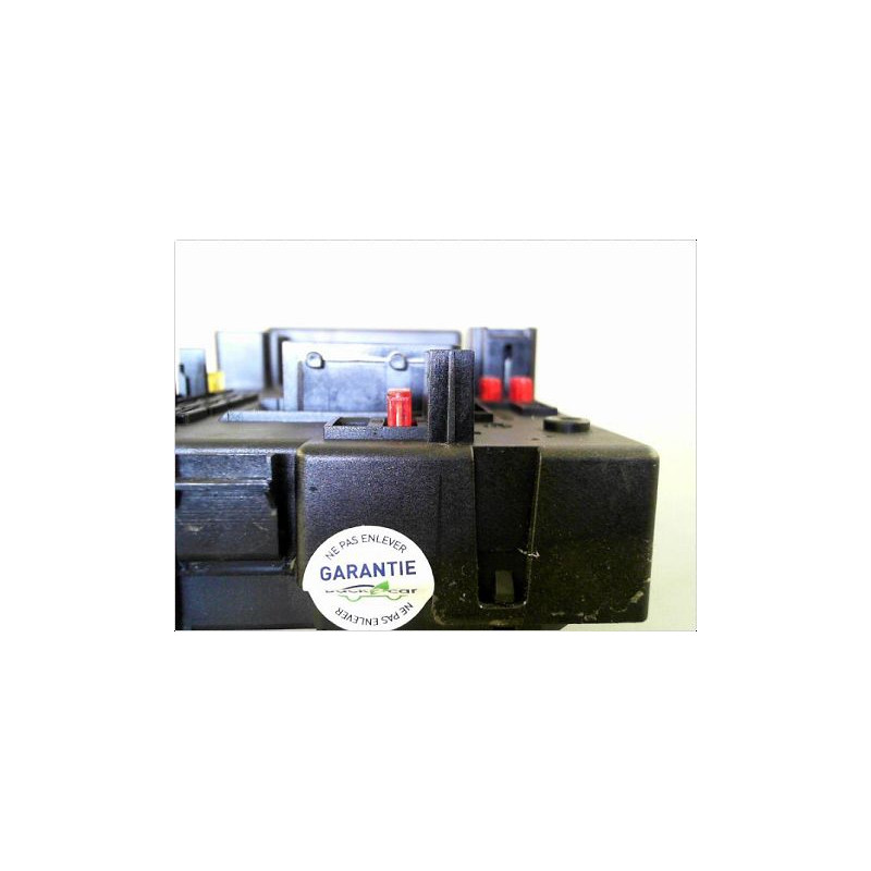 BOITE A FUSIBLES PEUGEOT 206 98-09
