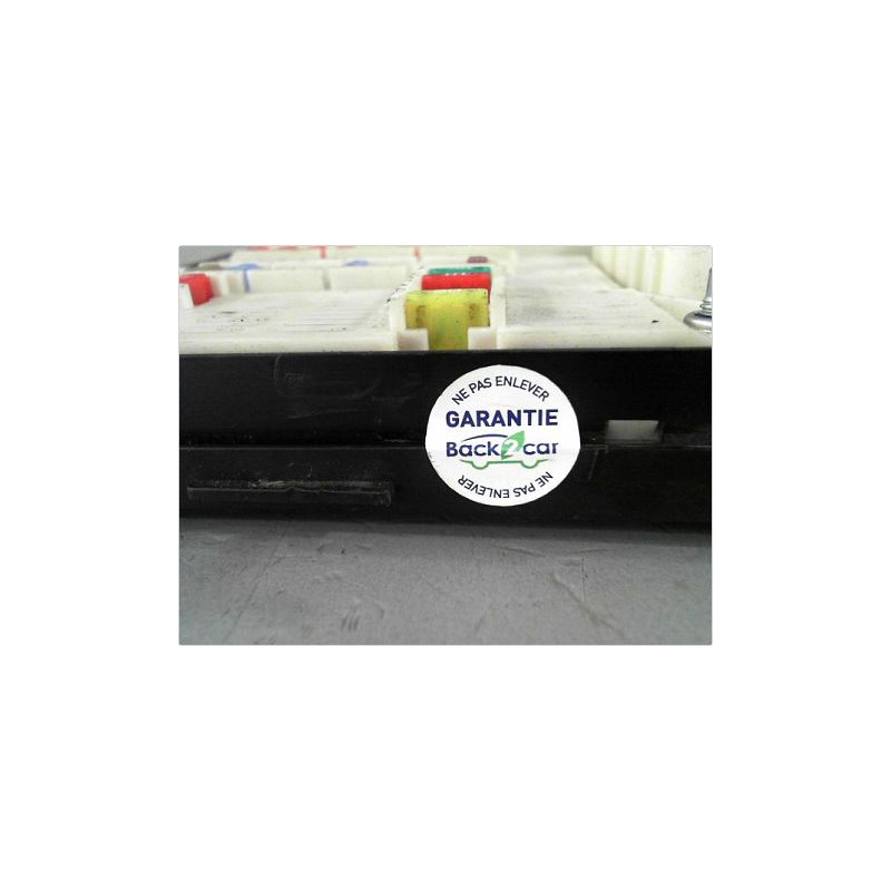 BOITE A FUSIBLES RENAULT MEGANE II PH2 C.C 06-09