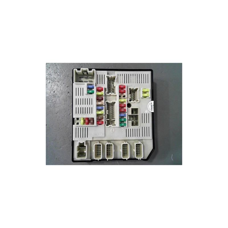 BOITE A FUSIBLES RENAULT MEGANE III 2008-2012
