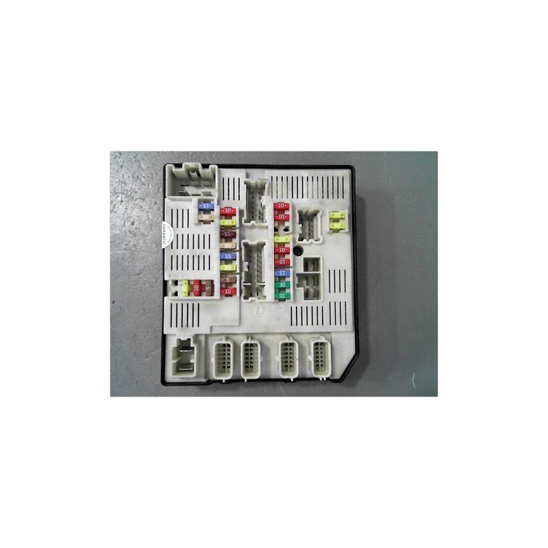 BOITE A FUSIBLES RENAULT MEGANE III 08-12